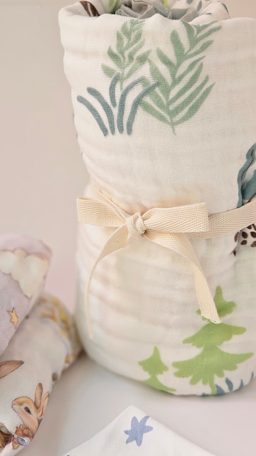 Deluxe baby essentials gift box